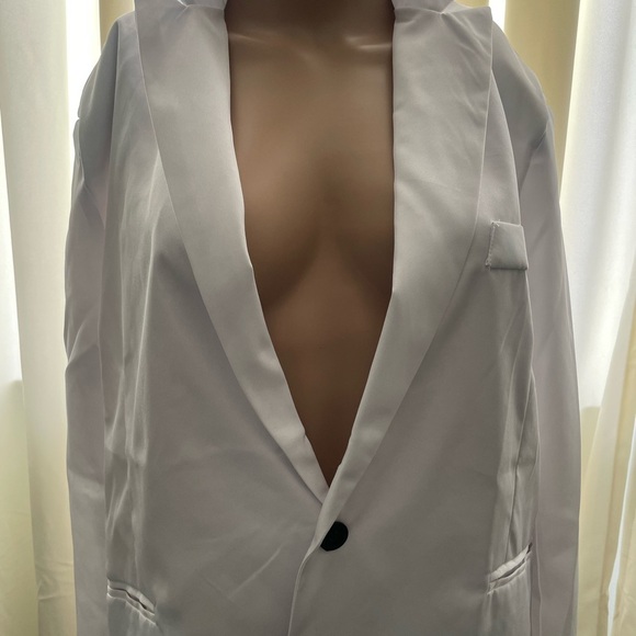 None Jackets & Blazers - Elegant White Blazer